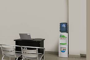 Super OYO 3838 Tamansari Guest House