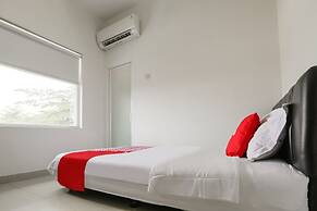 Super OYO 3838 Tamansari Guest House