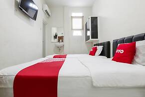 Super OYO 3838 Tamansari Guest House
