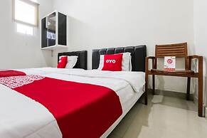 Super OYO 3838 Tamansari Guest House