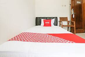 Super OYO 3838 Tamansari Guest House