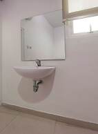 Super OYO 3838 Tamansari Guest House