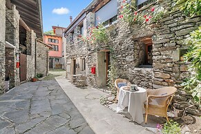 Rustico Stock With Free Wifi