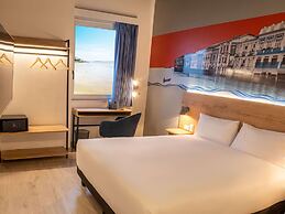 Ibis Styles El Malecon Guayaquil