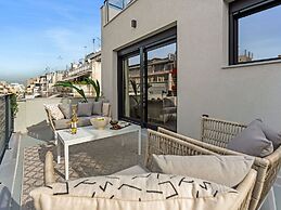 Sanders Port - Bold Studio With Roof-top Terrace