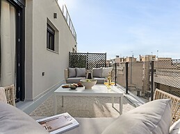 Sanders Port - Bold Studio With Roof-top Terrace