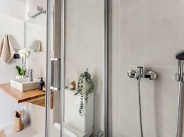 Sanders Port - Bold Studio With Roof-top Terrace