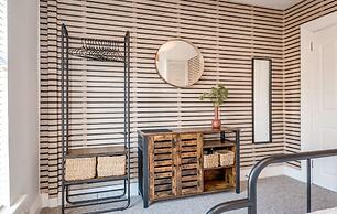 Central Belfast Apartments: Retro R&R