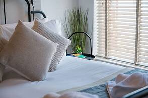 Central Belfast Apartments: Retro R&R