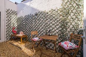 Central Belfast Apartments: Retro R&R