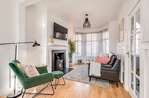 Central Belfast Apartments: Retro R&R