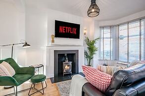 Central Belfast Apartments: Retro R&R