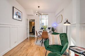 Central Belfast Apartments: Retro R&R