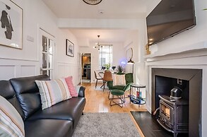 Central Belfast Apartments: Retro R&R