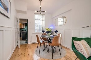 Central Belfast Apartments: Retro R&R