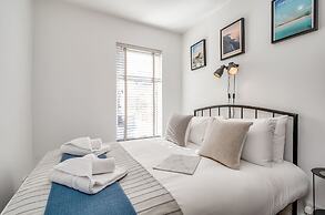 Central Belfast Apartments: Retro R&R