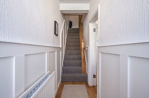 Central Belfast Apartments: Retro R&R