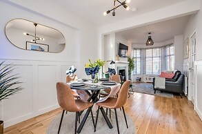 Central Belfast Apartments: Retro R&R