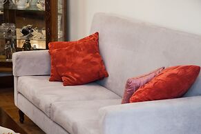 Beautiful Retro Apt in Koukaki