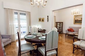Beautiful Retro Apt in Koukaki