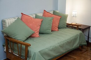 Beautiful Retro Apt in Koukaki