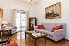 Beautiful Retro Apt in Koukaki