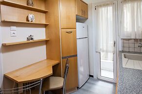 Beautiful Retro Apt in Koukaki