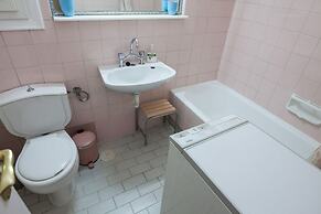 Beautiful Retro Apt in Koukaki