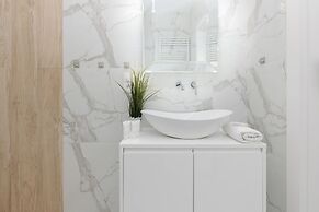 Glamour Apartment Warsaw by Renters