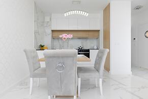 Glamour Apartment Warsaw by Renters