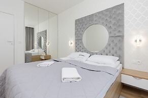 Glamour Apartment Warsaw by Renters