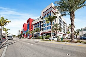 Costa Hollywood Beach Studios