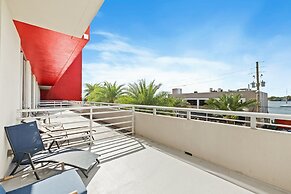 Costa Hollywood Beach Studios