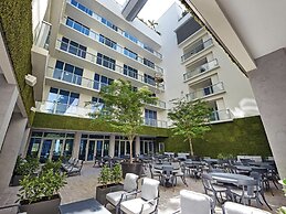 Costa Hollywood Beach Studios