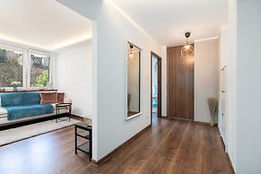 Kosinskiego With Parking by Renters