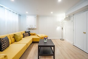 GLOBALSTAY Sunny Basement Brontë park