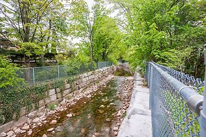 GLOBALSTAY Sunny Basement Brontë park