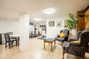 GLOBALSTAY Sunny Basement Brontë park