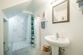 GLOBALSTAY Sunny Basement Brontë park