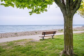 GLOBALSTAY Sunny Basement Brontë park