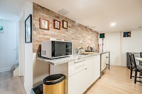 GLOBALSTAY Sunny Basement Brontë park