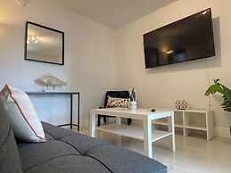 Little Habana Aparts close to Calle 8