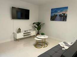 Little Habana Aparts close to Calle 8