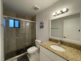 Little Habana Aparts close to Calle 8