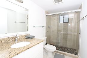 Little Habana Aparts close to Calle 8