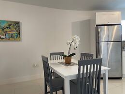 Little Habana Aparts close to Calle 8