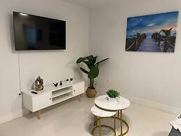 Little Habana Aparts close to Calle 8