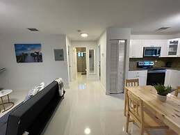 Little Habana Aparts close to Calle 8