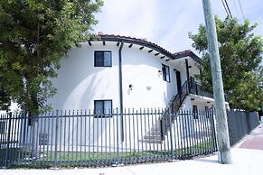 Little Habana Aparts close to Calle 8