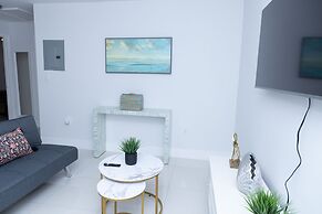 Little Habana Aparts close to Calle 8